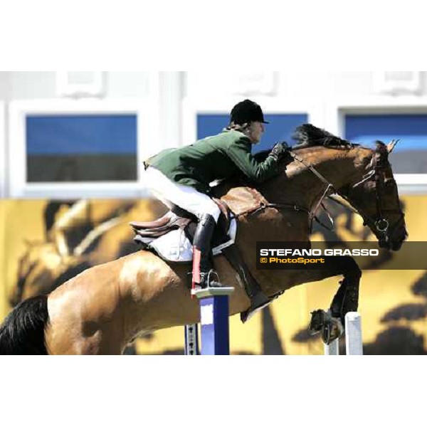 Marion Hughes on Heritage Transmission jumps during the 1st heat of Coppa delle Nazioni Samsung Super League Fei-Italia 2006 Rome, 27th may 2006 ph. Stefano Grasso