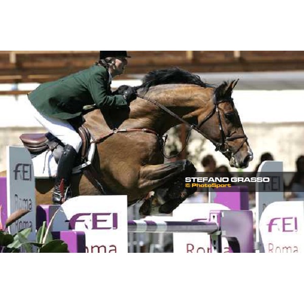 Marion Hughes on Heritage Transmission jumps during the 1st heat of Coppa delle Nazioni Samsung Super League Fei-Italia 2006 Rome, 27th may 2006 ph. Stefano Grasso