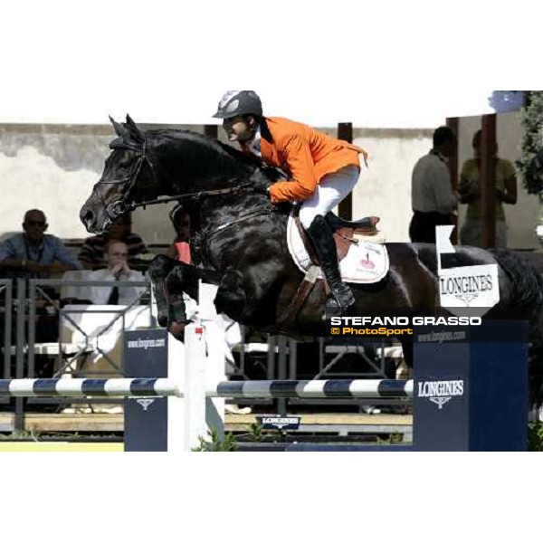 Yves Houtackers on Gran Corrado jumps during the 1st heat of Coppa delle Nazioni Samsung Super League Fei-Italia 2006 Rome, 27th may 2006 ph. Stefano Grasso
