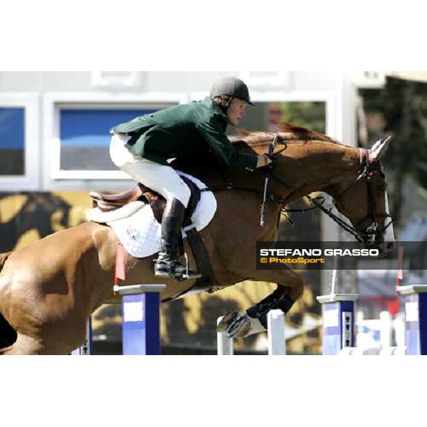 Cameron Hanley on S.I.E.C. Hippica Kerman jumps during the 1st heat of Coppa delle Nazioni Samsung Super League Fei-Italia 2006 Rome, 27th may 2006 ph. Stefano Grasso