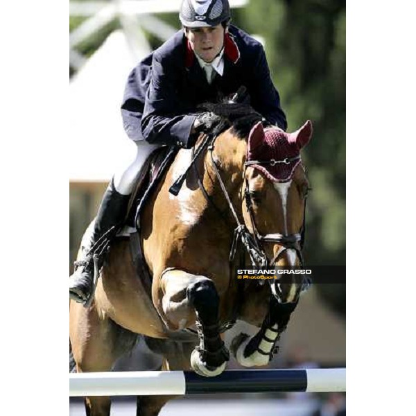 Tim Gredly on Omelli jumps during the 1st heat of Coppa delle Nazioni Samsung Super League Fei-Italia 2006 Rome, 27th may 2006 ph. Stefano Grasso