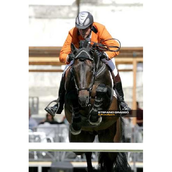 Wim Schroder on Eurocommerce Vancouver jumps during the 1st heat of Coppa delle Nazioni Samsung Super League Fei-Italia 2006 Rome, 27th may 2006 ph. Stefano Grasso