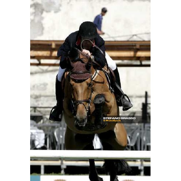 Michael Whitaker on Insul Tech Portofino jumps during the 1st heat of Coppa delle Nazioni Samsung Super League Fei-Italia 2006 Rome, 27th may 2006 ph. Stefano Grasso