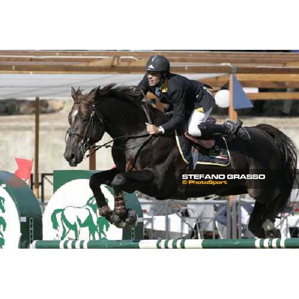 Emilio Bicocchi on Jeckerson Kapitol D\'Argonne jumps during the 2nd heat of Coppa delle Nazioni Samsung Super League Fei-Italia 2006 Rome, 27th may 2006 ph. Stefano Grasso