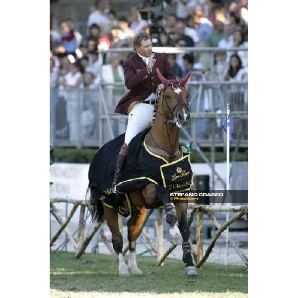 Nick Skelton on Arco III winner of the Premio Roma at Piazza di Siena 2006 Rome, 28th may 2006 ph. Stefano Grasso
