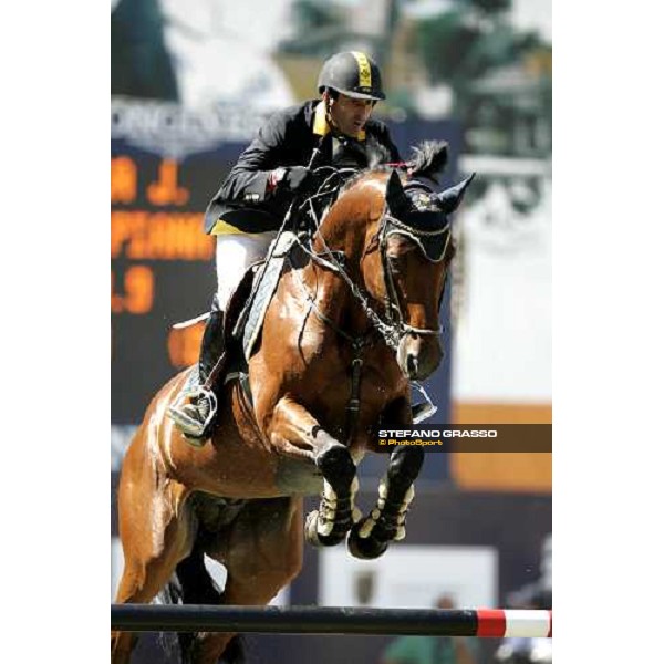 Juan Carlos Garcia on Loro Piana Toronto at the Premio Roma at Piazza di Siena 2006 Rome, 28th may 2006 ph. Stefano Grasso
