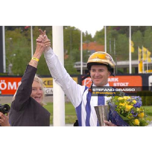 Margareta Wallenius-Kleberg och Christophe Gallier vinner Elitloppet 2006