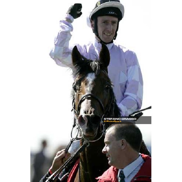 Martin Dwyer on Sir Percy in triumh after winning the Vodafone Derby 2006 Epsom, 3th june 2006 ph. Stefano Grasso