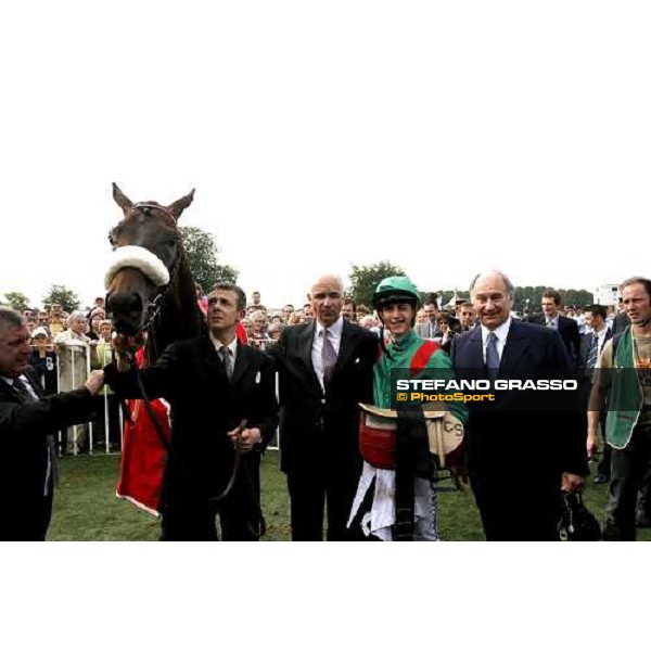 S.A. The Aga Khan with Christophe Soumillon, Alain de Royer Dupre and Darsi in the winner circle of the Prix du Jockey Club Mitsubishi Motors Paris Chantilly, 4th june 2006 ph. Stefano Grasso