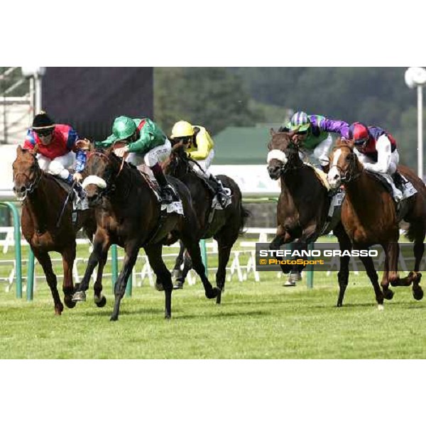 Cristhophe Soumillon on Darsi a few meters to the line of the Prix du Jockey Club Mitsubishi Motors Paris Chantilly, 4th june 2006 ph. Stefano Grasso