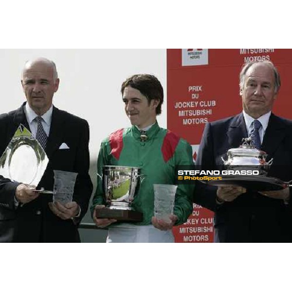 trainer Alain de Royer Dupre, Cristhophe Soumillon and S.A. Aga Khan during the prize giving of Prix du Jockey Club Mitsubishi Motors won with Darsi Paris Chantilly, 4th june 2006 ph. Stefano Grasso