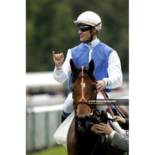 Olivier Peslier on Impressionnante, winner of Prix de Sandrigham Mitsubishi Motors Paris Chantilly, 4th june 2006 ph. Stefano Grasso