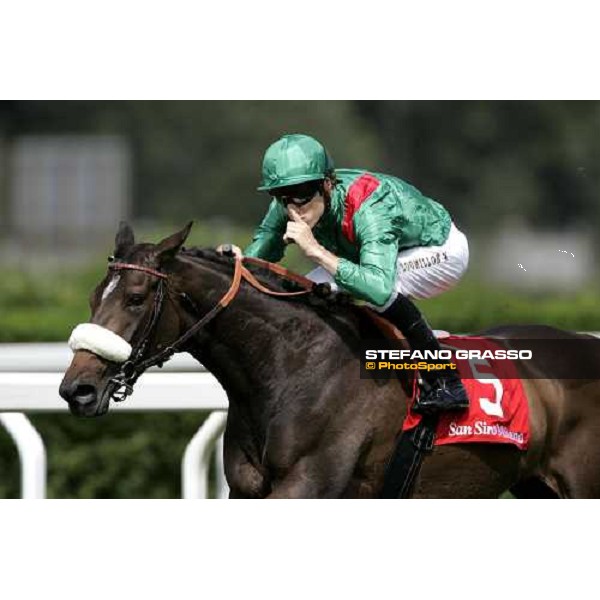 Christophe Soumillon on Shamdala wins the Gran Premio Milano Milan, 18th june 2006 ph. Stefano Grasso