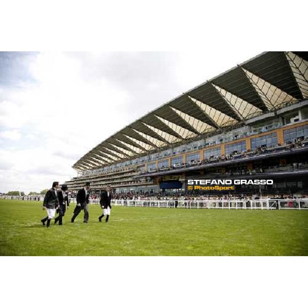 Kieren Fallon and Aidan O\'Briens test the track in front of teh new grandstand of Ascot Royal Ascot 1st day, 20th june 2006 ph. Stefano Grasso