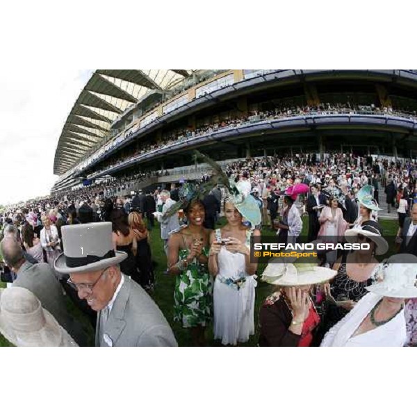 the new grandstand of Ascot Royal Ascot 1st day, 20th june 2006 ph. Stefano Grasso