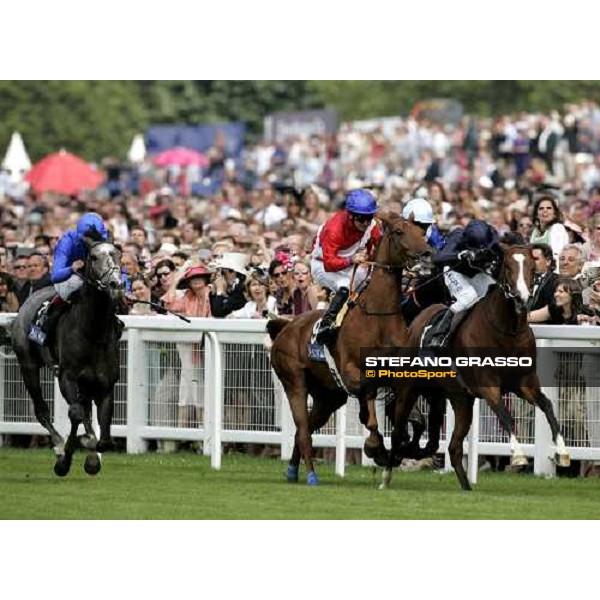 last meters to the line of The Queen Anne Stakes - Kieren Fallon on Ad Valorem leads Royal Ascot 1st day, 20th june 2006 ph. Stefano Grasso