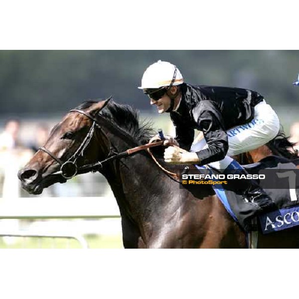 Olivier Peslier on Oujia Board wins The Prince of Wales\'s Stakes Royal Ascot, 2nd day, 21st june 2006 ph. Stefano Grasso