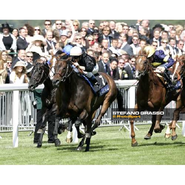Olivier Peslier on Oujia Board wins The Prince of Wales\'s Stakes beating Frankie Dettori on Electrocutionist Royal Ascot, 2nd day, 21st june 2006 ph. Stefano Grasso