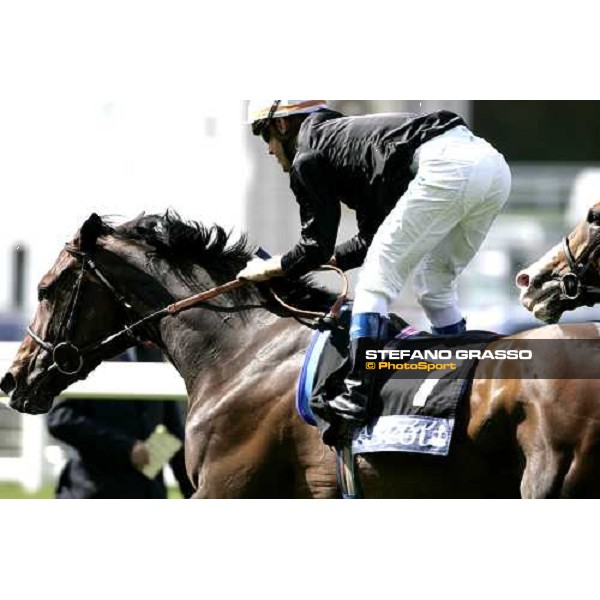 Olivier Peslier on Oujia Board and Electrocutionist immediately after the line of The Prince of Wales\'s Stakes Royal Ascot, 2nd day, 21st june 2006 ph. Stefano Grasso