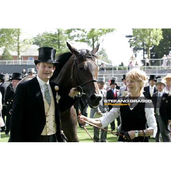 Lord Derby and Oujia Board in the winner circle of The Prince of Wales\'s Stakes Royal Ascot, 2nd day, 21st june 2006 ph. Stefano Grasso
