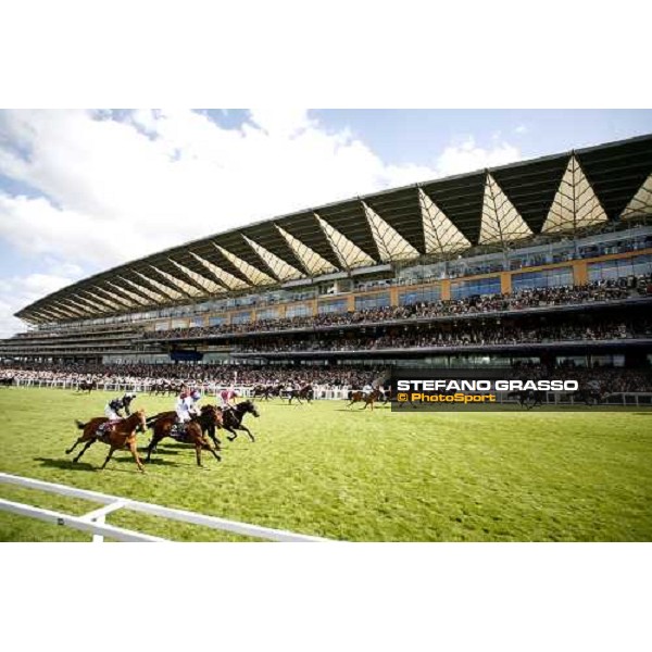 finish of the Royal Hunt Cup Royal Ascot, 2nd day, 21st june 2006 ph. Stefano Grasso