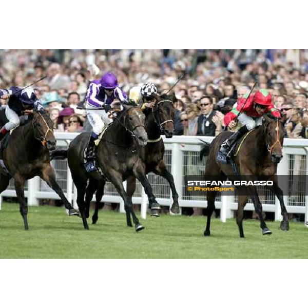 Richard Hughes on Gilded wins the Queen Mary Stakes Royal Ascot, 2nd day, 21st june 2006 ph. Stefano Grasso