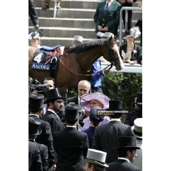 Sheikh Mohamed with Princess Haya and Electrocutionist in the back in the parade ring of the Prince of Wales\'s Stakes Royal Ascot, 2nd day, 21st june 2006 ph. Stefano Grasso