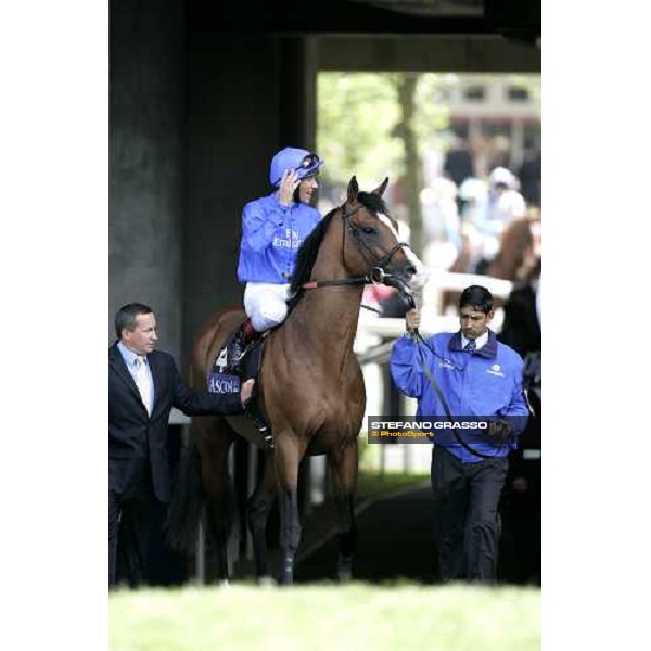 Frankie Dettori on Electrocutionist enters to the track before the Prince of Wales\'s Stakes Royal Ascot, 2nd day, 21st june 2006 ph. Stefano Grasso