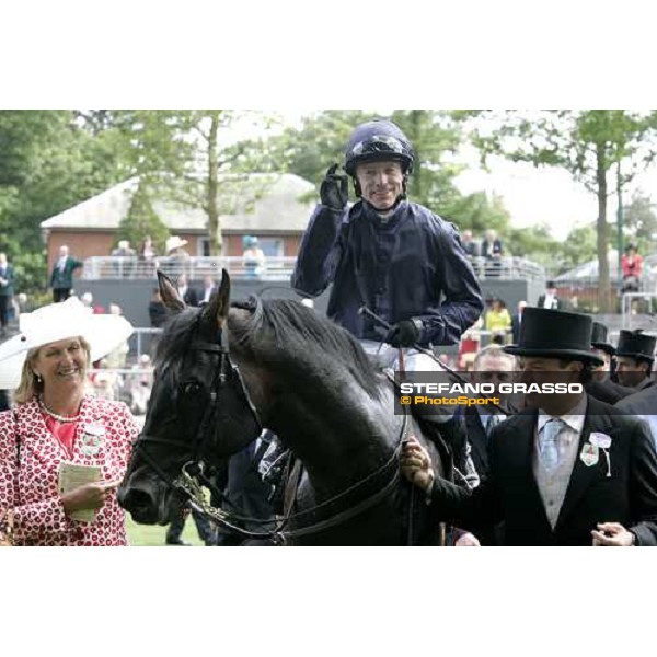 Kieren Fallon on Yeats enters in the winner enclosure after winning the Gold Cup Royal Ascot, 3rd day, 22th june 2006 ph. Stefano Grasso