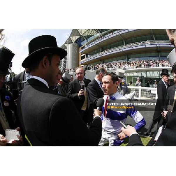 Frankie Dettori interviwed after his first success in the Royal meeting 2006 Ascot, 4th day, 23rd june 2006 ph. Stefano Grasso