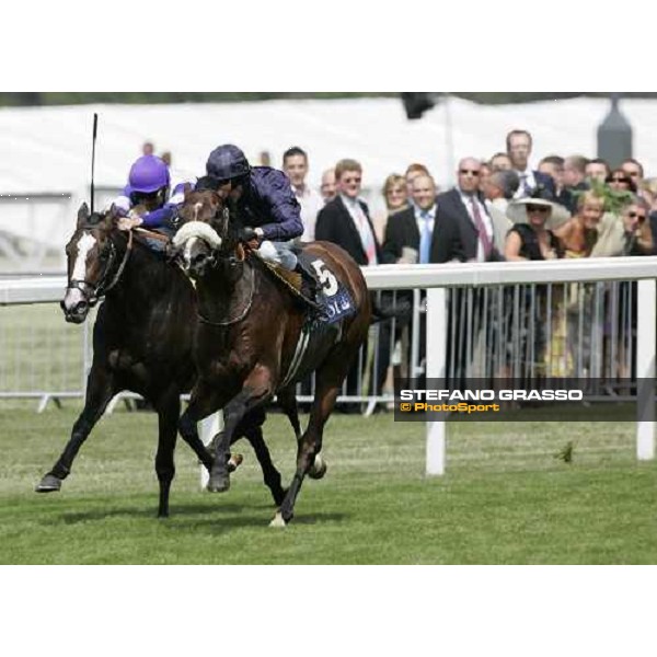 Kieren Fallon on Papal Bull beats Frankie Dettori on Red Rocks in the King Edward VII Stakes Ascot, 4th day, 23rd june 2006 ph. Stefano Grasso