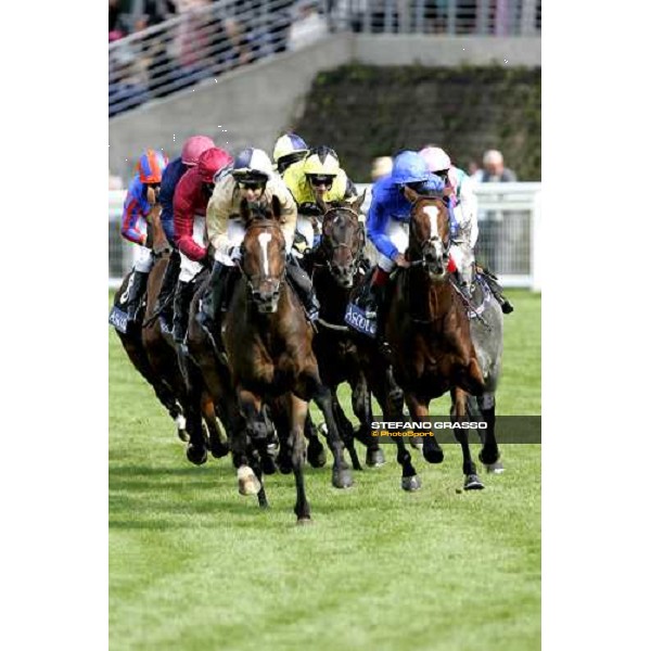 Kevin Darley on Soapy Danger in the middle with Frankie Dettori on Blue Ksar at right Ascot, 4th day, 23rd june 2006 ph. Stefano Grasso