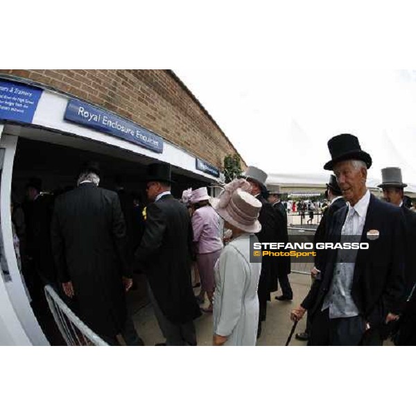 racegoers at Ascot Royal Ascot, 4th day 23rd june 2006 ph. Stefano Grasso