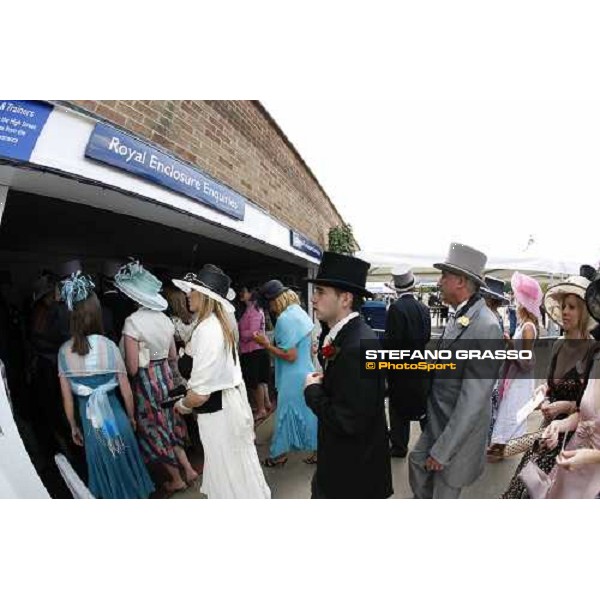 racegoers at Ascot Royal Ascot, 4th day 23rd june 2006 ph. Stefano Grasso