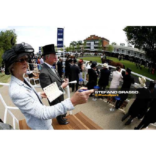 racegoers at Ascot Royal Ascot, 4th day 23rd june 2006 ph. Stefano Grasso