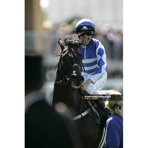 John Egan on Les Arcs come back after winning the Golden Jubilee Stakes beating Jamie Spencer on Balthazaar\'s Gift Royal Ascot, 5th day 24 june 2006 ph. Stefano Grasso