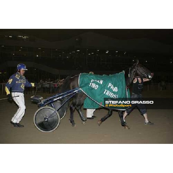 Arnold Mollema parades with Unforgettable after the victory in the Gran Premio Tino Triossi Rome, Tordivalle racetrack, 29th june 2006 ph. Stefano Grasso