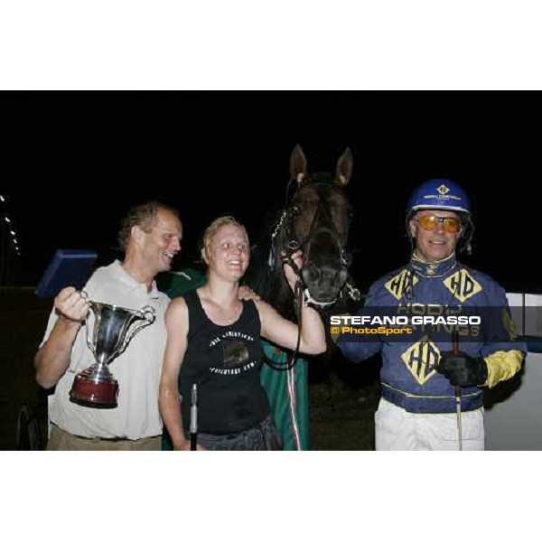 giving prize for Arnold Mollema with Unforgettable after the victory in the Gran Premio Tino Triossi Rome, Tordivalle racetrack, 29th june 2006 ph. Stefano Grasso