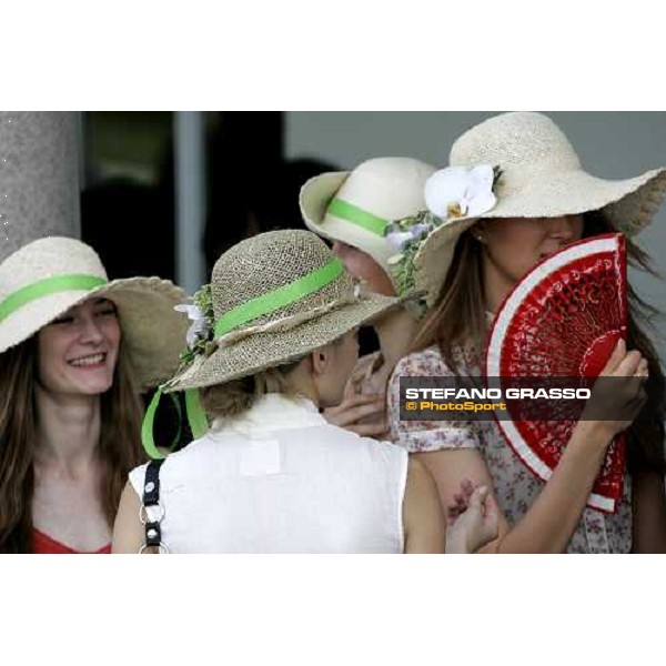 fashion hats at Gran Premio di Milano Milan, 18th june 2006 ph. Stefano Grasso