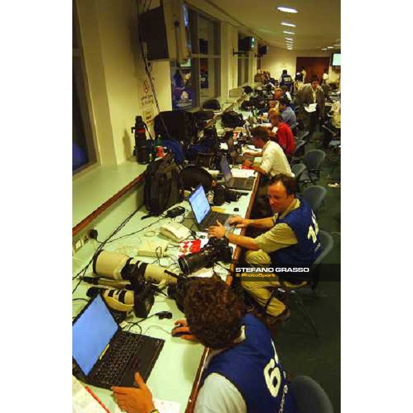 rush hour! Press room at Dubai World Cup 2004 Nad Al Sheba, 28th march 2004 ph. Stefano Grasso