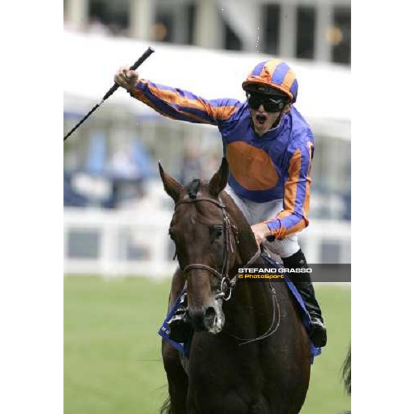 Christophe Soumillon triumphing on Hurricane Run after winning The King George Vi and Queen Elisabeth Diamond Stakes Ascot, 28th july 2006 ph. Stefano Grasso