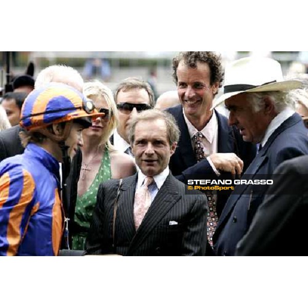 the Hurricane Run\'s connection during giving prize of The King George Vi and Queen Elisabeth Diamond Stakes - Andr Fabre, John Magnier and Cristophe Soumillon Ascot, 28th july 2006 ph. Stefano Grasso