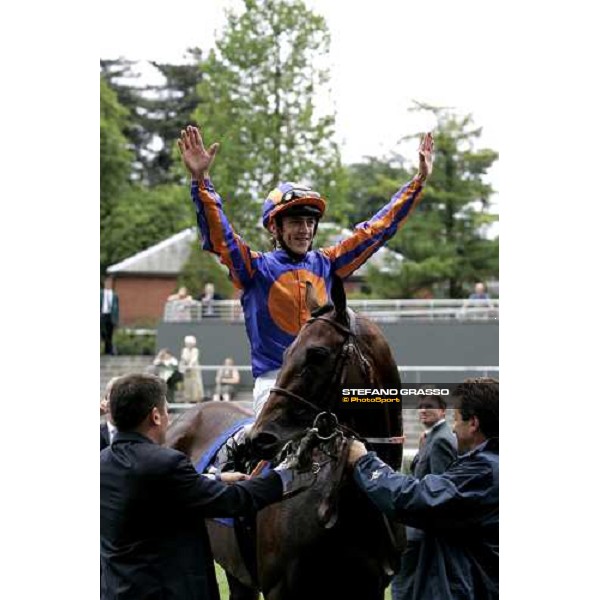 Christophe Soumillon triumphing on Hurricane Run after winning The King George Vi and Queen Elisabeth Diamond Stakes Ascot, 28th july 2006 ph. Stefano Grasso