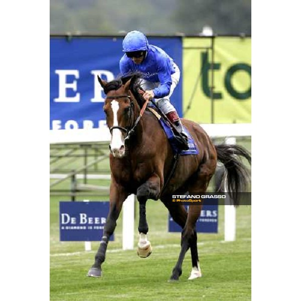 Frankie Dettori cantering on Electrocutionist before the King George Vi and Queen Elisabeth Diamond Stakes Ascot, 29th july 2006 ph. Stefano Grasso