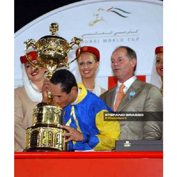 Dubai World Cup 2004 - prize ceremony Alex Solis kiss the Dubai World Cup 2004 Dubai NAd El Sheba , 27th march 2004 ph.Stefano Grasso