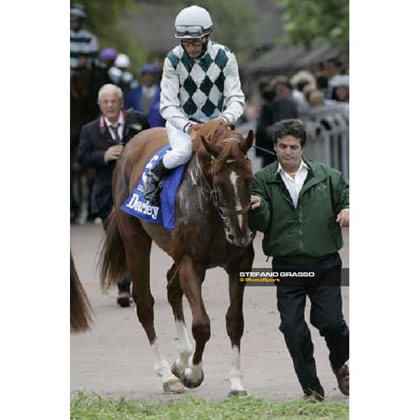 Stefano Landi on Golden Titus enters to teh trtack before the Darley Prix Morny Deauville, 20th august 2006 ph. Stefano Grasso