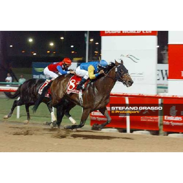 last meters of Dubai World Cup 2004 Ales Solis on Plesantly Perfect Nad El Sheba, 27th march 2004 ph. Stefano Grasso