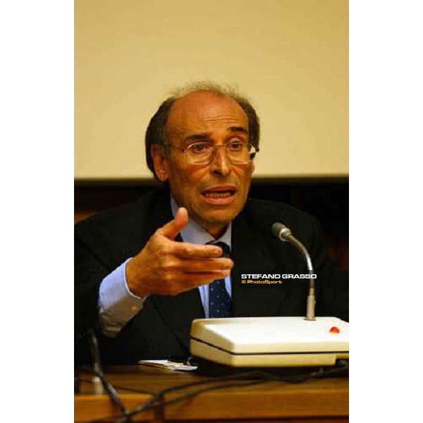 Roberto Baldassarri, Presidente dell\' Unire Convegno \'Sulle piste d\'Europa\' Pisa, Centro Studi Le Benedettine 3rd march 2004