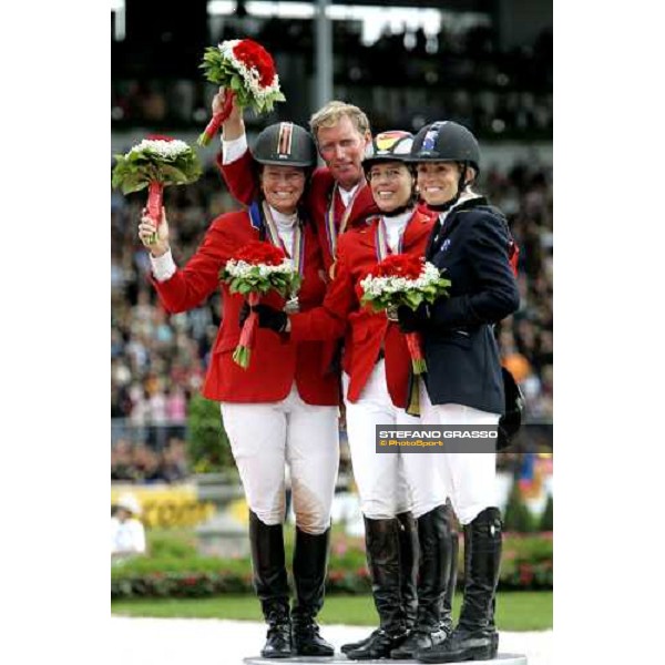 Fei Rolex World Champion from right, Edwina Alexander, Meredith Michaels-Beerbaum, Beezie Madden and Jos Lansink Aachen, 3rd september 2006 ph. Stefano Grasso