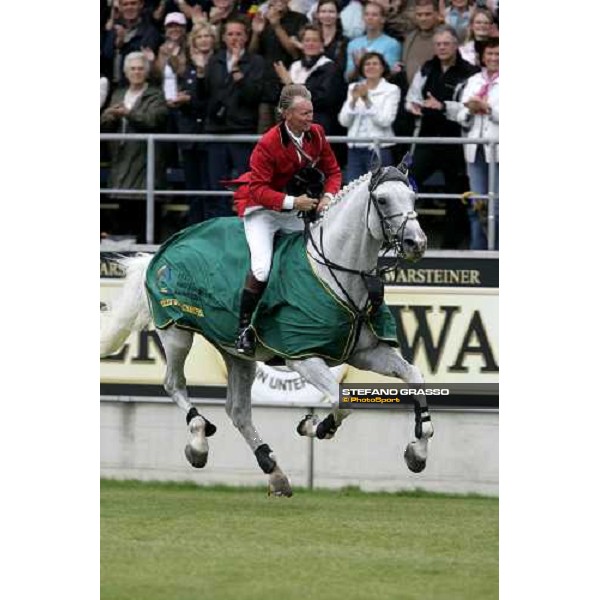 Fei - World Equestrian Games - Aachen 2006 Fei Rolex World Champion Jos Lansink on Cavalor Cumano, gold medalist, parade in front of 50.000 people at Aachen stadium Aachen, 3rd september 2006 ph. Stefano Grasso